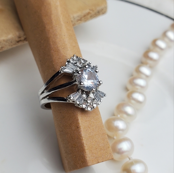 💫 Sterling silver Stunning Ring size 6 - Picture 7 of 9